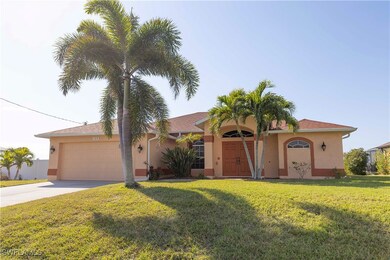 View of front of house featuring a front yard and