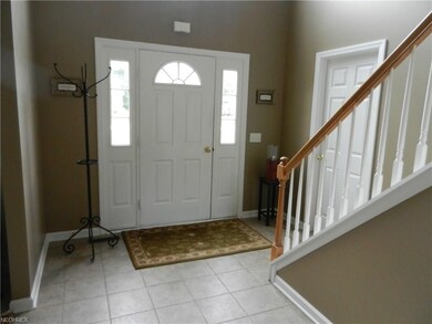 9661 Amberwood Ct, Broadview Heights, OH 44147 - photo 3