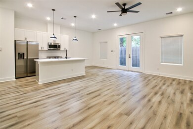 778 W Tidwell Rd unit D, Houston, TX 77091 - photo 3