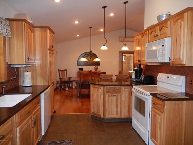 200 Keystone Rd, Lake Ariel, PA 18436 - photo 5