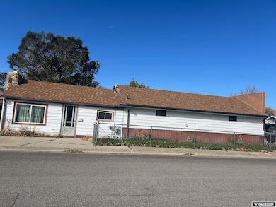 502 W State St, Rawlins, WY 82301 - photo 3