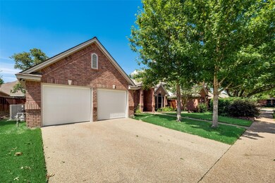 2717 Maple Brook Ct, Bedford, TX 76021 - photo 3