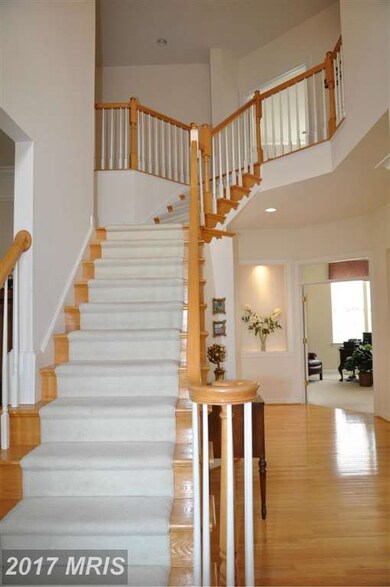 4964 Marshall Crown Rd, Centreville, VA 20120 - photo 3