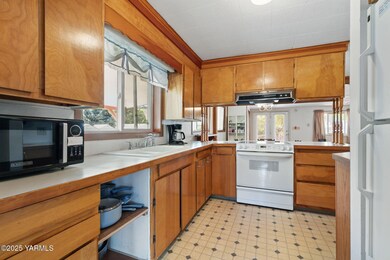 Morris_250530_3ave_Selah_08