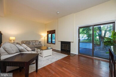 9426 Clocktower Ln, Columbia, MD 21046 - photo 5