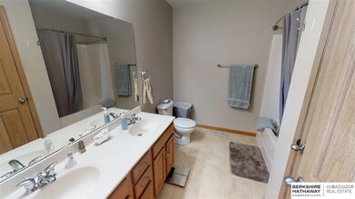 2105 Ridgeview Dr, Papillion, NE 68046 - photo 7