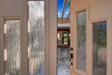 ENTRY DOOR DETAIL (Medium)
