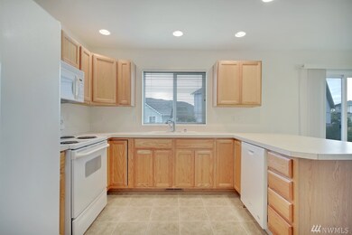 9915 Greenleaf Loop SE, Yelm, WA 98597 - photo 6