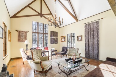 004-Living_Room-3663058-large