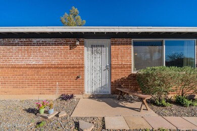 4717 E Andrews