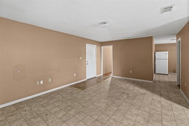 2200 Peach Ave unit 4, Bay City, TX 77414 - photo 5