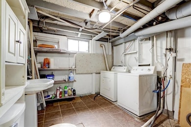 5715 Holcomb Ave, Des Moines, IA 50310 - photo 7