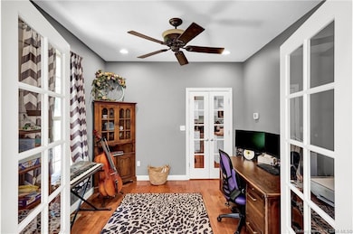 Formal dinning room and or office space