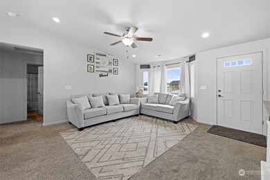 1035 E Mt Baker St, Othello, WA 99344 - photo 4