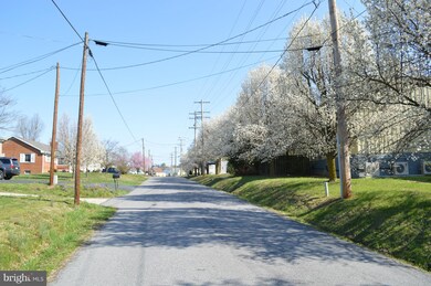332 Aileen Ave, Strasburg, VA 22657 - photo 3