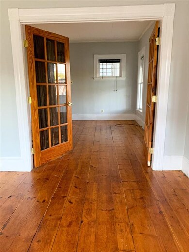 482 Reservoir Ave unit 1, Manchester, NH 03104 - photo 4