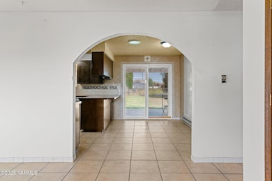 1103 Whatcom St, Yakima, WA 98903 - photo 7