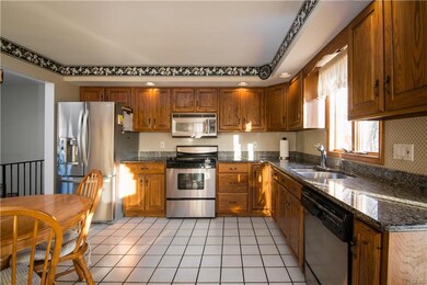 5854 Shepherd Hills Ave, Allentown, PA 18106 - photo 2