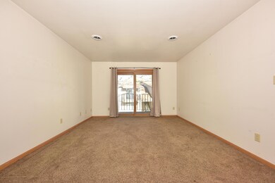W170N11583 Armada Dr unit 16, Germantown, WI 53022 - photo 4