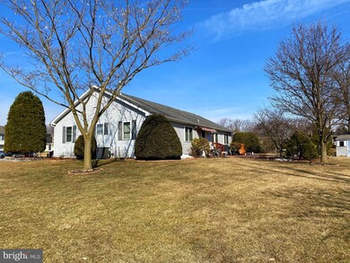 62 Clarence Ave, Shoemakersville, PA 19555 - photo 3