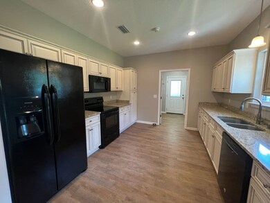 134 Grandview Cir, Douglas, GA 31535 - photo 2