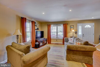 2472 Hillendale Dr, Norristown, PA 19403 - photo 4