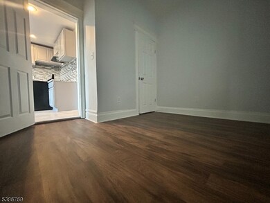 182 Seymour Ave unit 2, Newark, NJ 07108 - photo 7