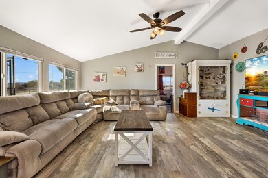 6489 Holiday Ave, Rosamond, CA 93560 - photo 6