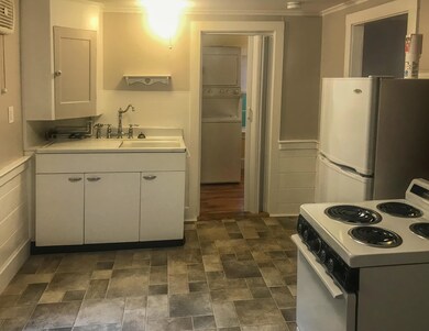 Kitchen/Laundry
