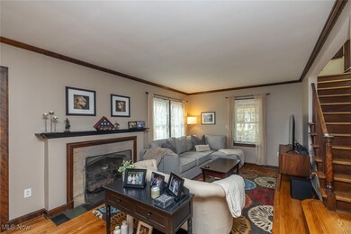 8334 Mapleway Dr, Olmsted Falls, OH 44138 - photo 5