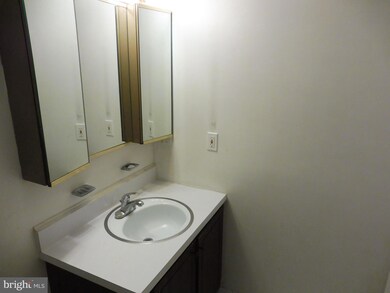 406 Girard St, Gaithersburg, MD 20877 - photo 4