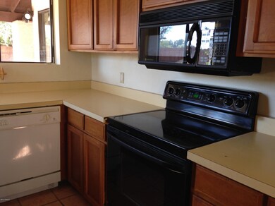 Lots of Kitchen Cabinets