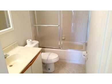 Tubshower tile floors
