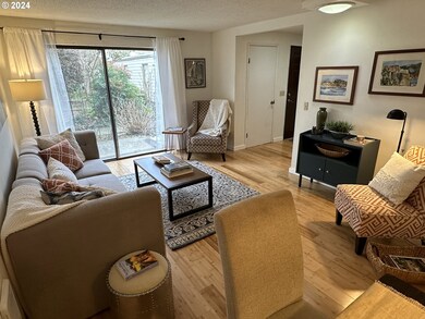 1100 N Meridian St unit 16, Newberg, OR 97132 - photo 3