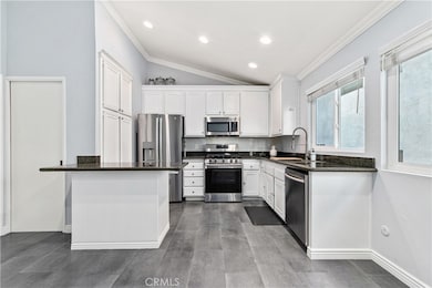 18631 Collins St unit 10, Tarzana, CA 91356 - photo 4