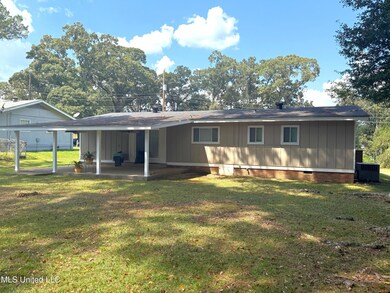 211 Shannon Dr, McComb, MS 39648 - photo 3