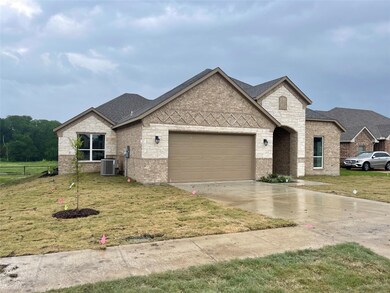 1207 Carnoustie Dr, Ennis, TX 75119 - photo 2