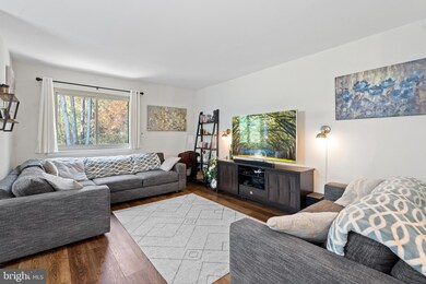 6824 Deer Run Dr, Alexandria, VA 22306 - photo 4