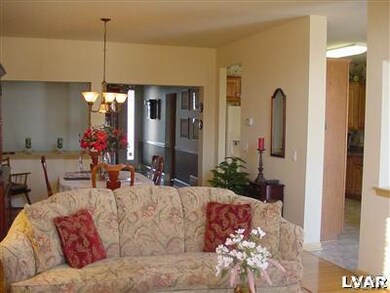 5027 Valley Stream Ln unit 80, Macungie, PA 18062 - photo 7