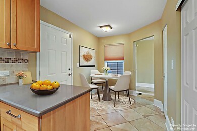 128 Pembroke Cir unit 7C, Lake Bluff, IL 60044 - photo 4