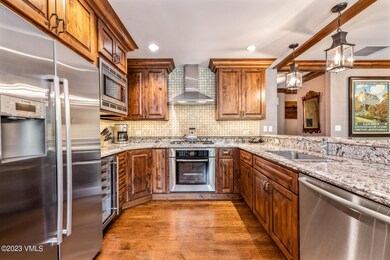 005-Kitchen-048-1800x1200