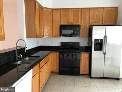 2015 Madrillon Springs Ct, Vienna, VA 22182 - photo 3