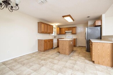 349 Sweetwater Dr, Weatherford, TX 76086 - photo 6