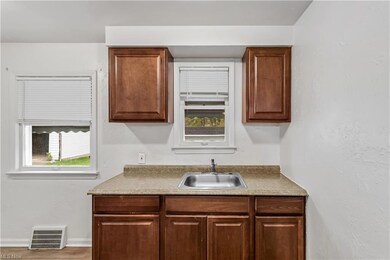 5206 Henry St, Maple Heights, OH 44137 - photo 5