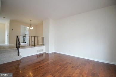 8352 Darlington St unit 490, Springfield, VA 22152 - photo 2