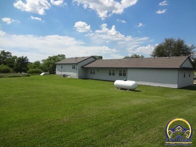 10045 SW 49th St, Topeka, KS 66610 - photo 4