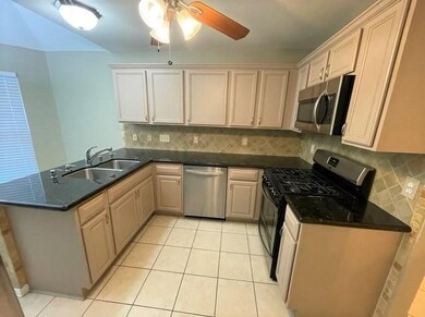 9559 Carmalee St, Houston, TX 77075 - photo 5