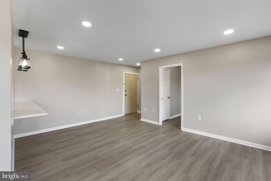 12753 Dara Dr unit 303, Woodbridge, VA 22192 - photo 7