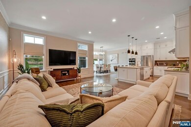 31 St Andrews Cir, River Vale, NJ 07675 - photo 5