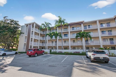 6121 Pointe Regal Cir unit 201, Delray Beach, FL 33484 - photo 4